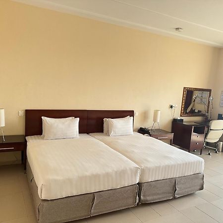 Hotel Sancta Maria Lome Bagian luar foto