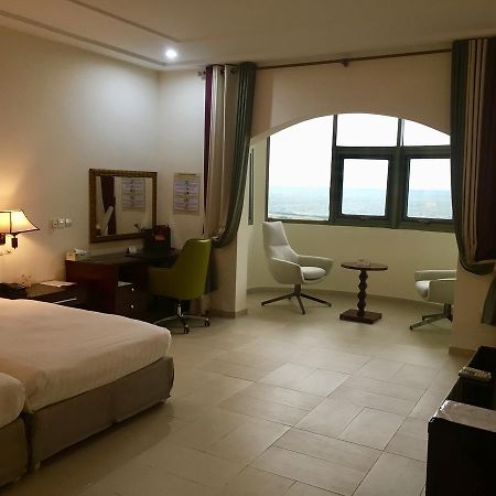 Hotel Sancta Maria Lome Bagian luar foto