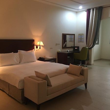 Hotel Sancta Maria Lome Bagian luar foto