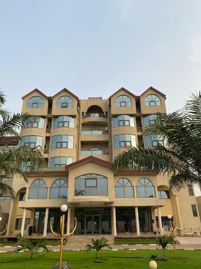 Hotel Sancta Maria Lome Bagian luar foto