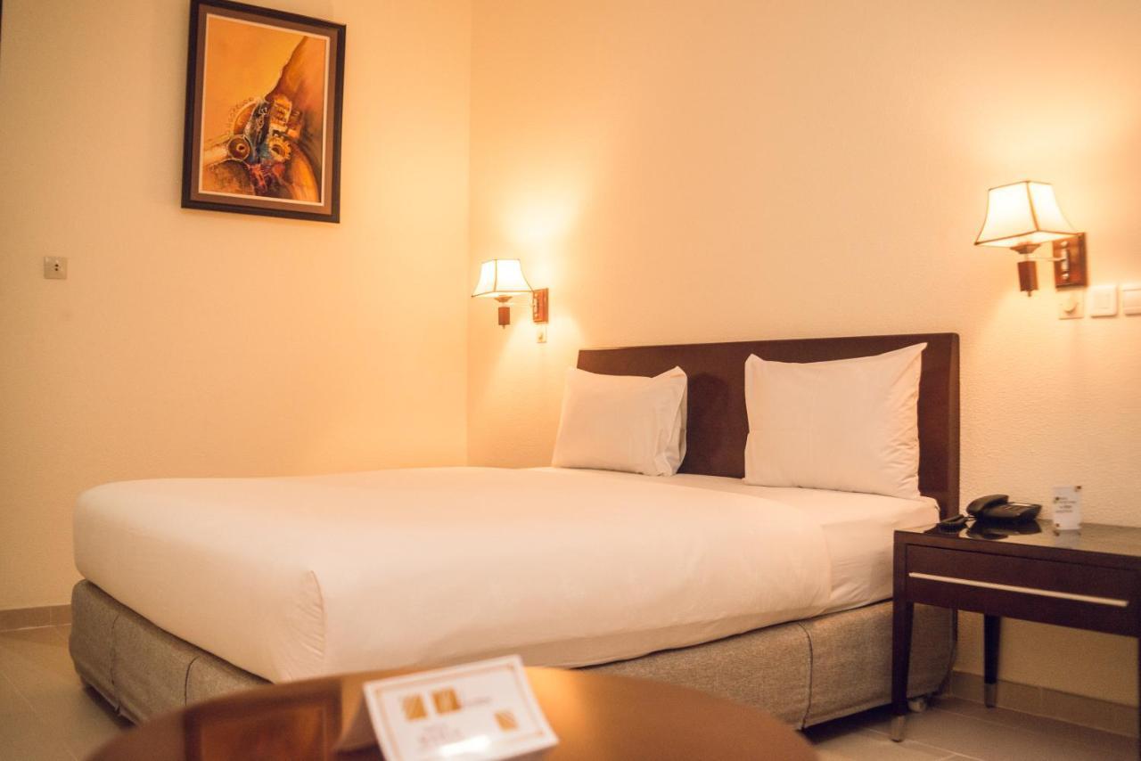 Hotel Sancta Maria Lome Bagian luar foto