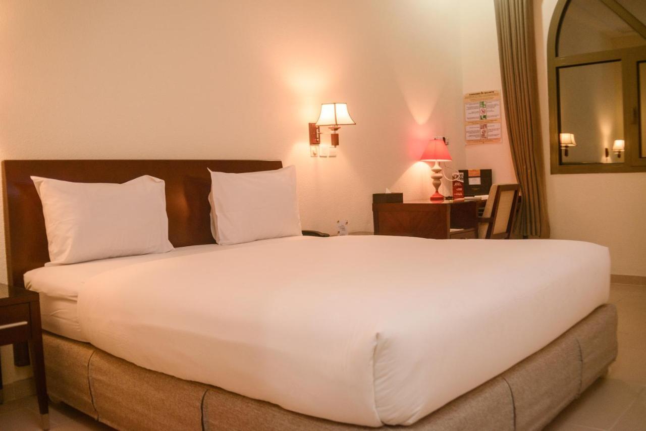 Hotel Sancta Maria Lome Bagian luar foto