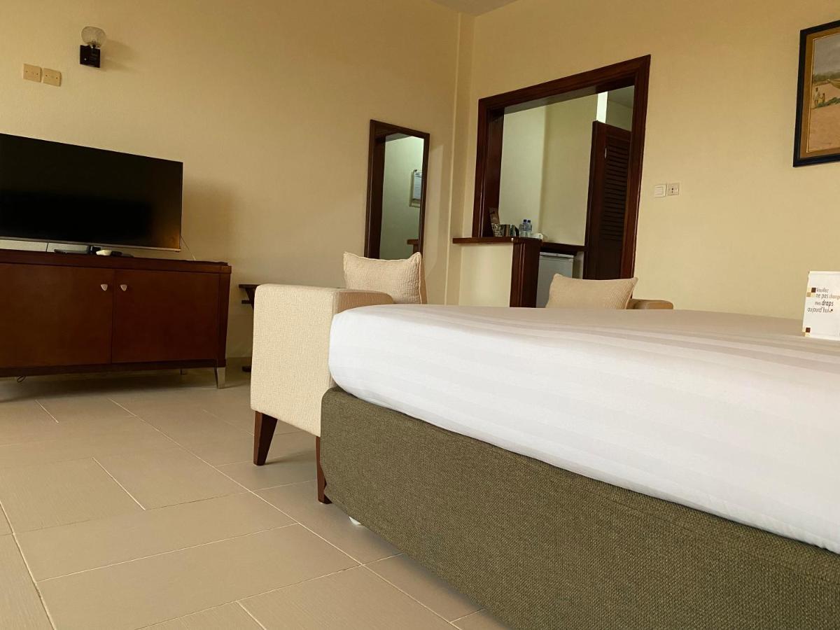 Hotel Sancta Maria Lome Bagian luar foto