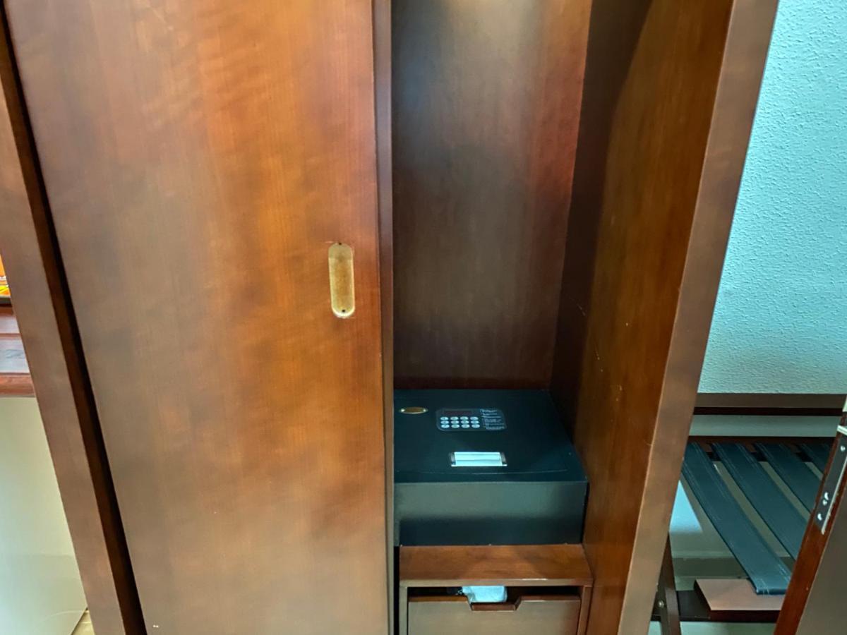 Hotel Sancta Maria Lome Bagian luar foto