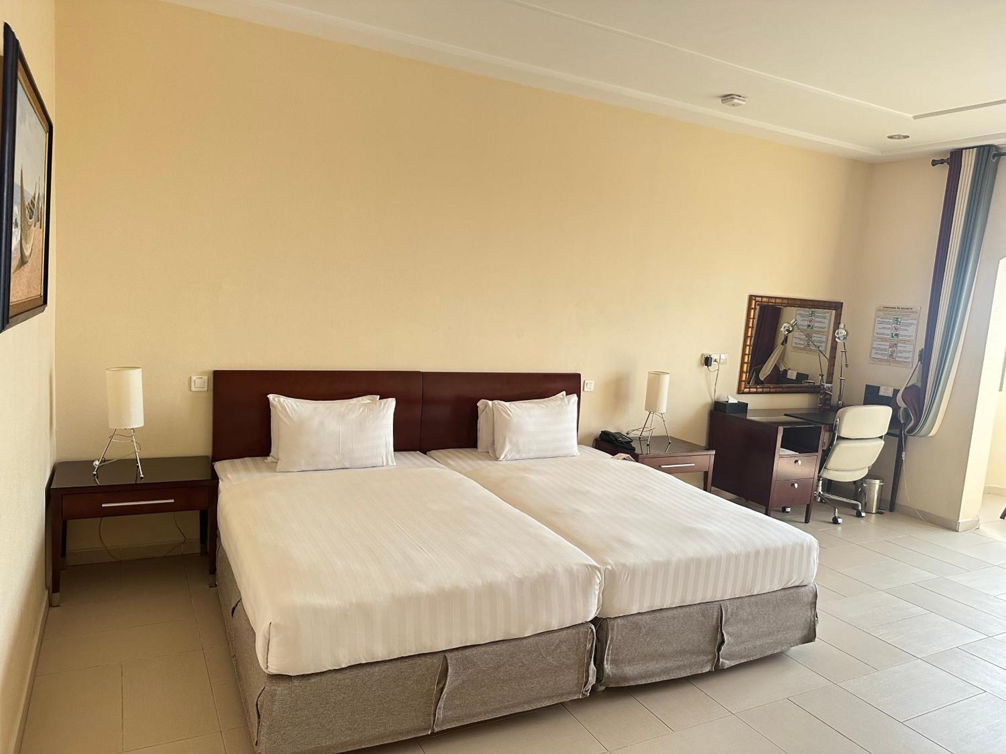 Hotel Sancta Maria Lome Bagian luar foto