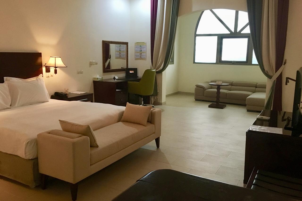 Hotel Sancta Maria Lome Bagian luar foto