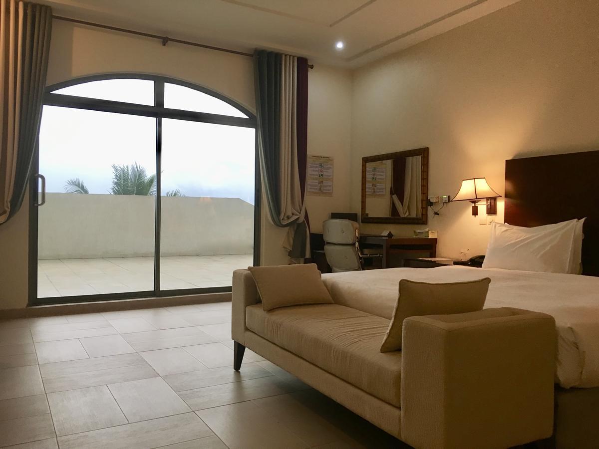 Hotel Sancta Maria Lome Bagian luar foto