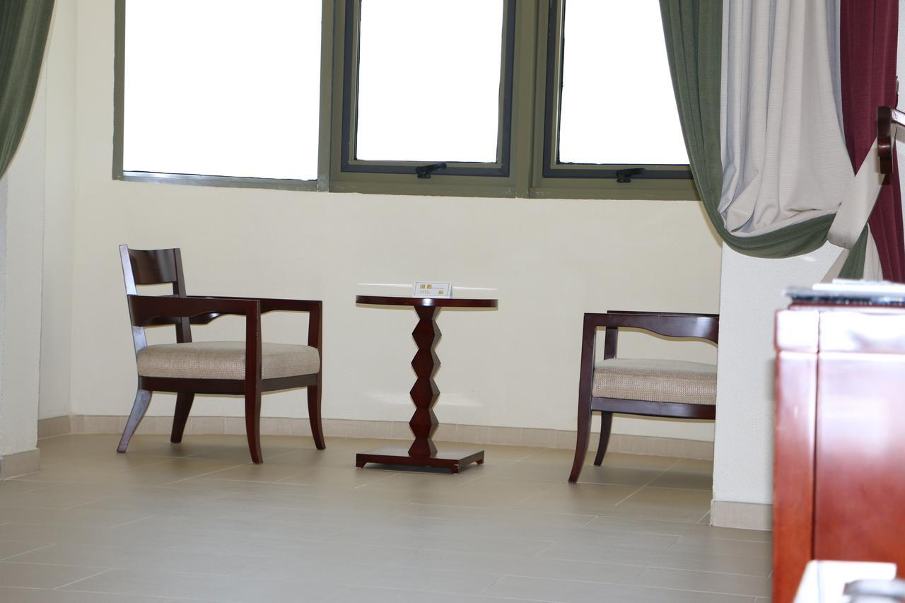 Hotel Sancta Maria Lome Bagian luar foto