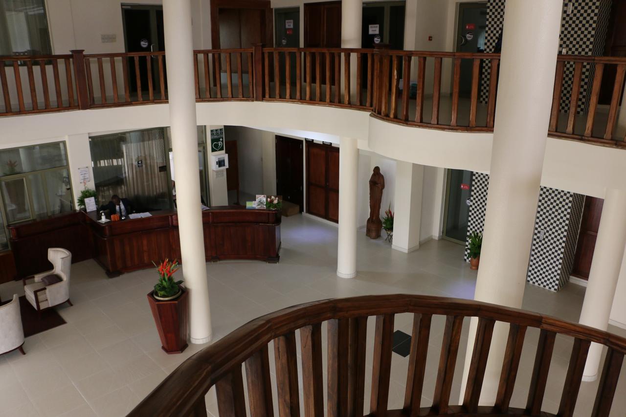 Hotel Sancta Maria Lome Bagian luar foto