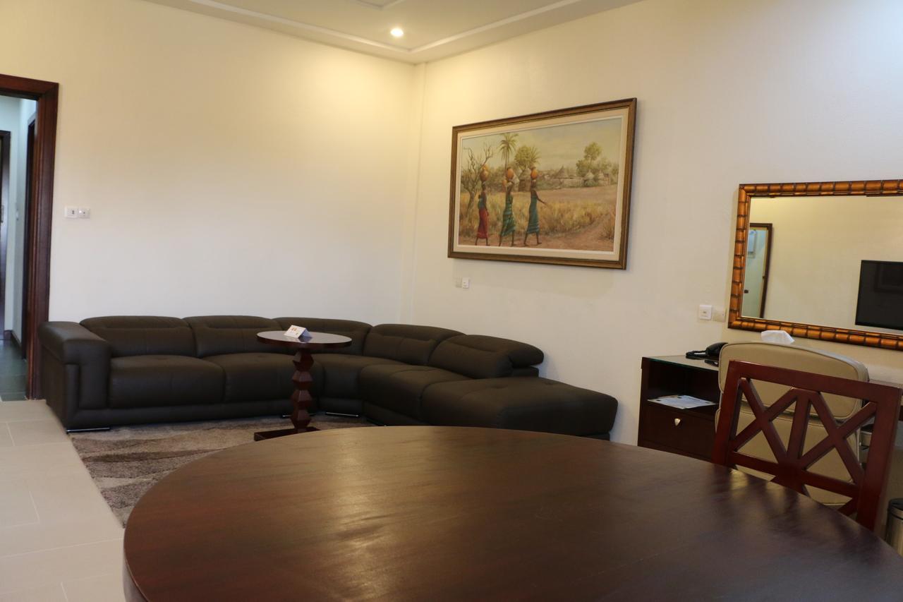 Hotel Sancta Maria Lome Bagian luar foto