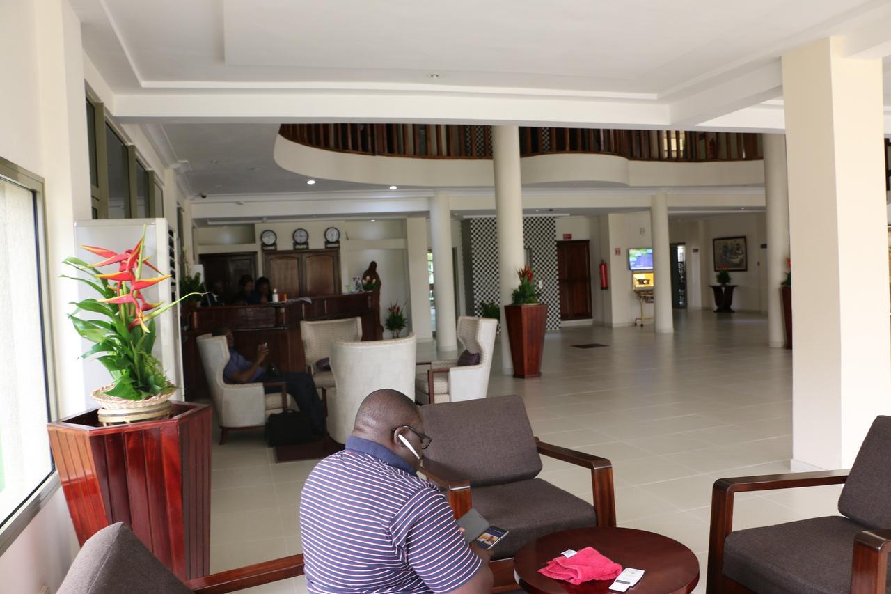 Hotel Sancta Maria Lome Bagian luar foto
