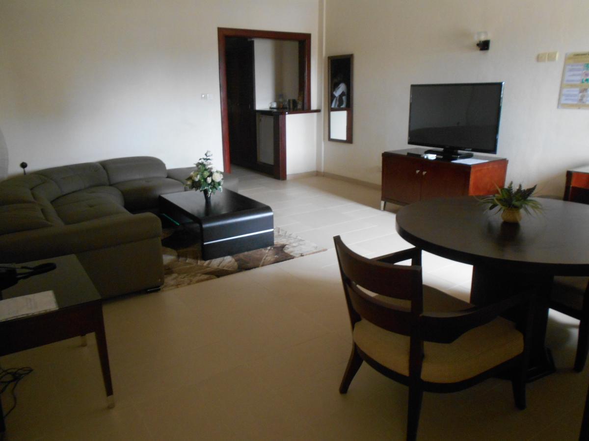Hotel Sancta Maria Lome Bagian luar foto