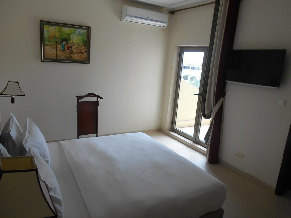 Hotel Sancta Maria Lome Bagian luar foto