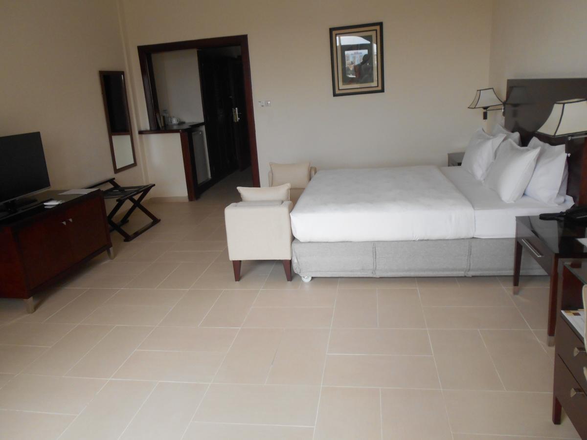 Hotel Sancta Maria Lome Bagian luar foto