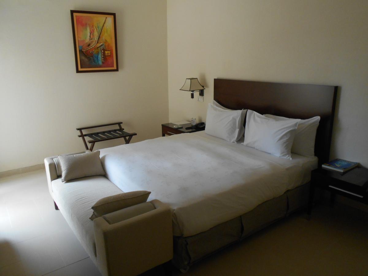 Hotel Sancta Maria Lome Bagian luar foto