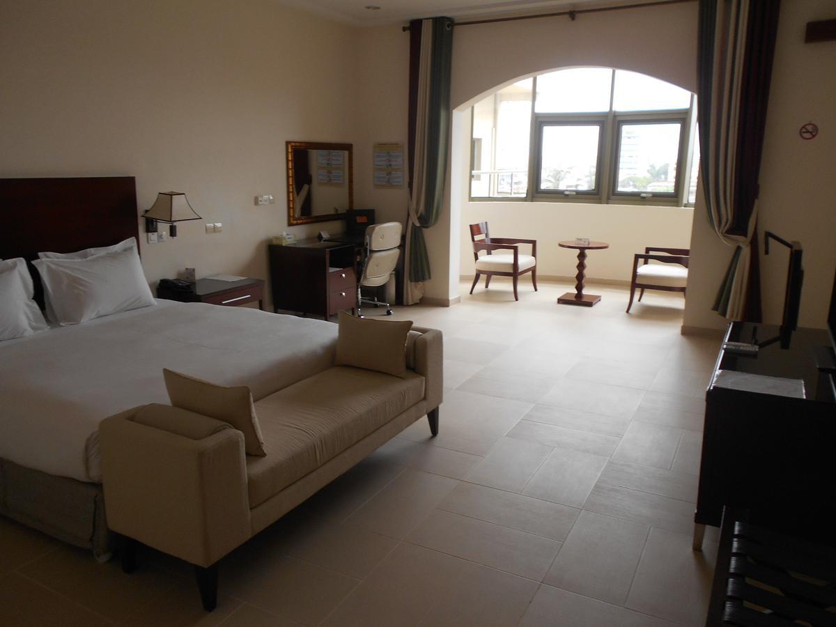 Hotel Sancta Maria Lome Bagian luar foto